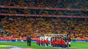 La grada llena de aficionados de España en el RCDE Stadium para el amistoso frente a Egipto.