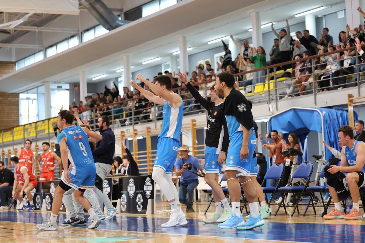 Galería: el Class Sant Antoni derrotó al CB Zaragoza por 94 a 66