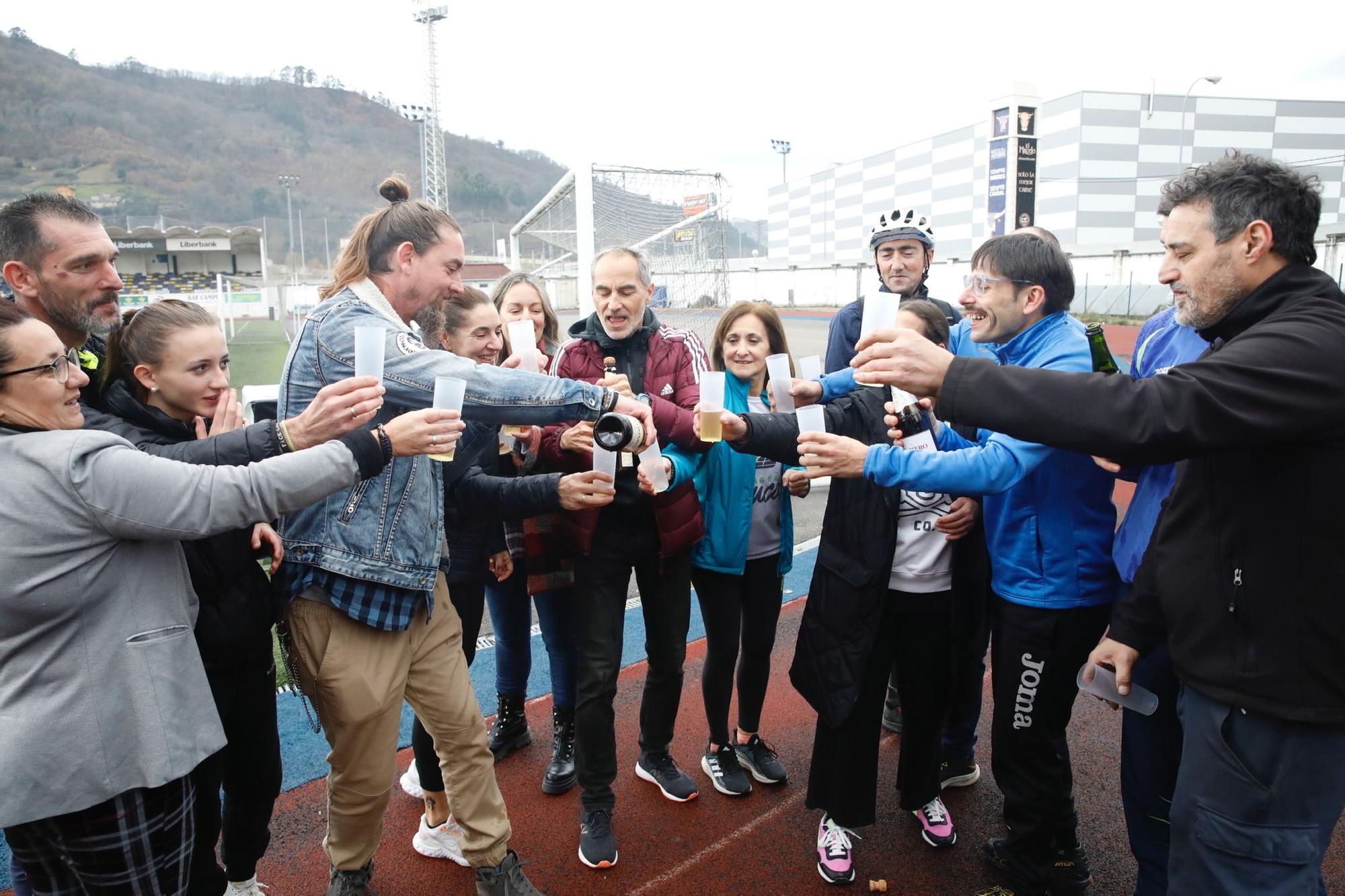EN IMÁGENES | El Gordo reparte millones en Asturias: así ha sido la jornada de la Lotería de Navidad en Asturias