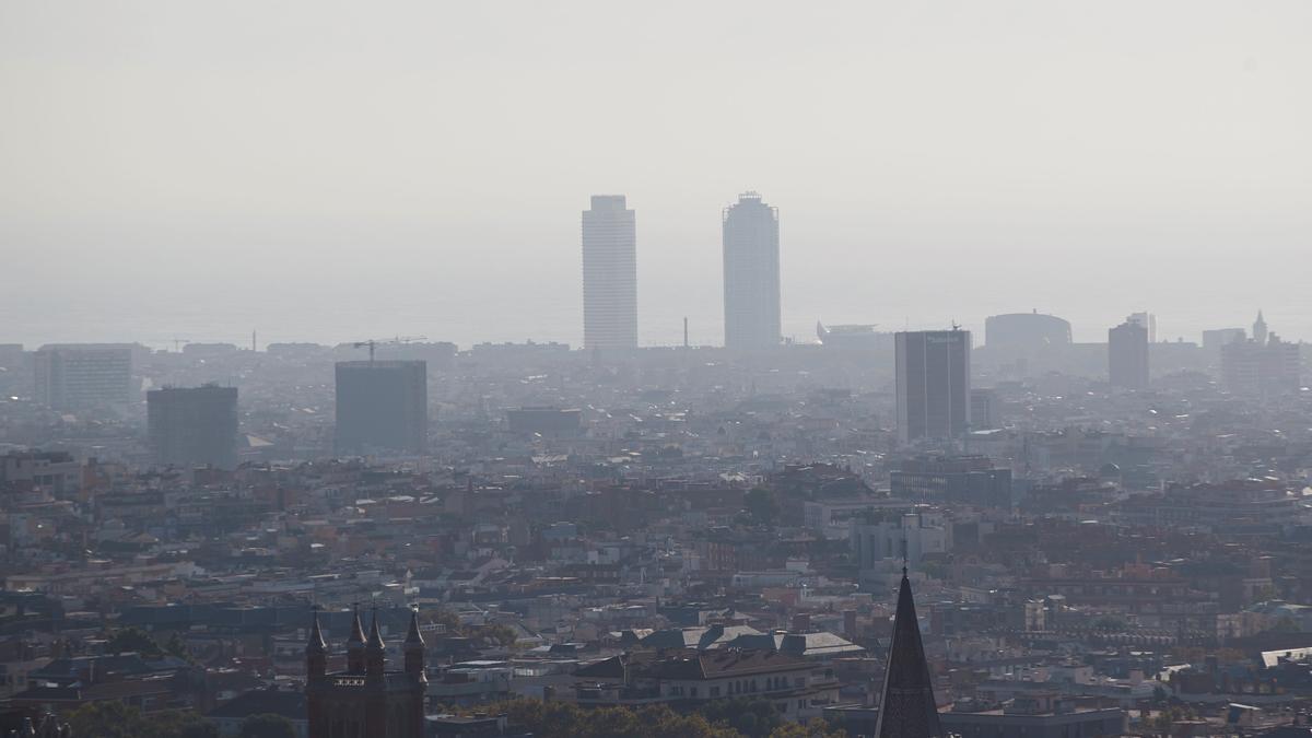 La contaminació torna a guanyar espai en l’entorn de Barcelona