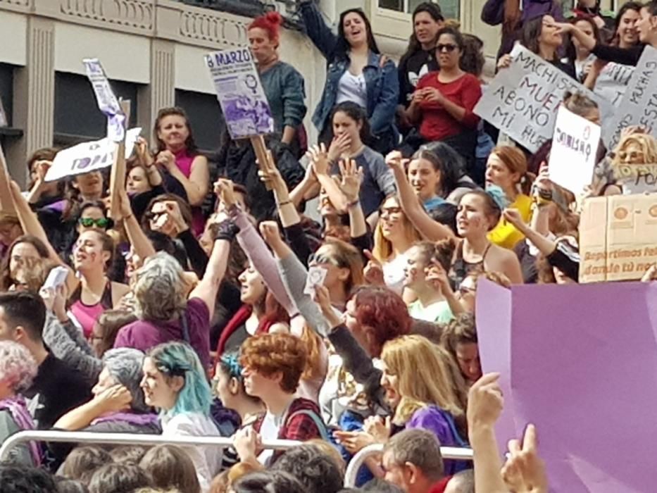 Concentración del 8-M en la plaza de la Constitución.