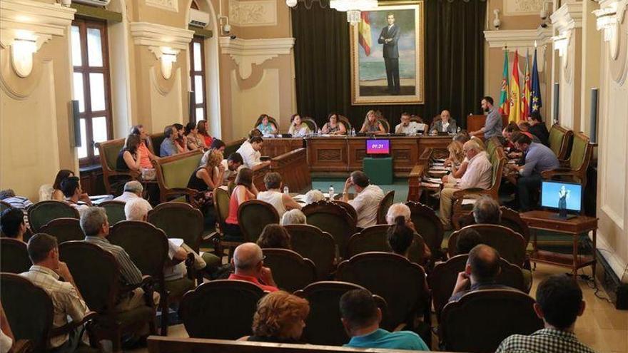Marco anuncia en el pleno que la guardería San Vicente Ferrer seguirá abierta un curso