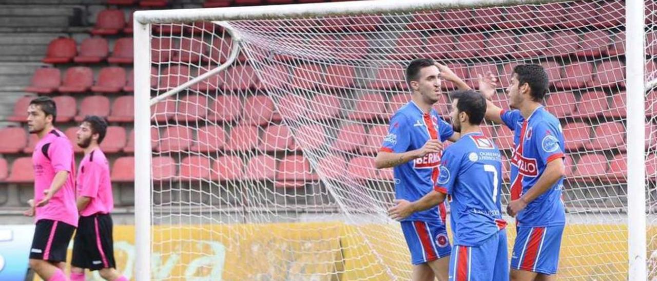 Cristian, Xaco y Jorge celebran un gol de la UD Ourense ante el Palmés. // Jesús Regal