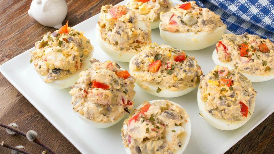 Canapés para Navidad: Huevos rellenos de champiñones