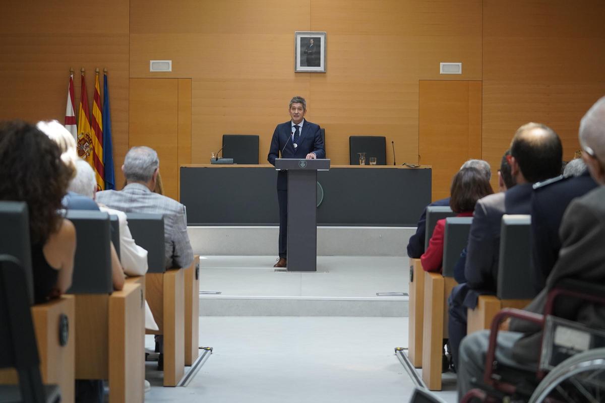 David Quirós toma posesión como alcalde de LHospitalet de Llobregat.