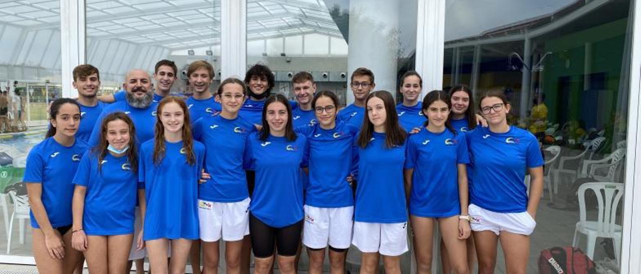 Nadadores del club setabense en la prueba disputada en Les Pereres de Xàtiva. | CLUB NATACIÓ XÀTIVA