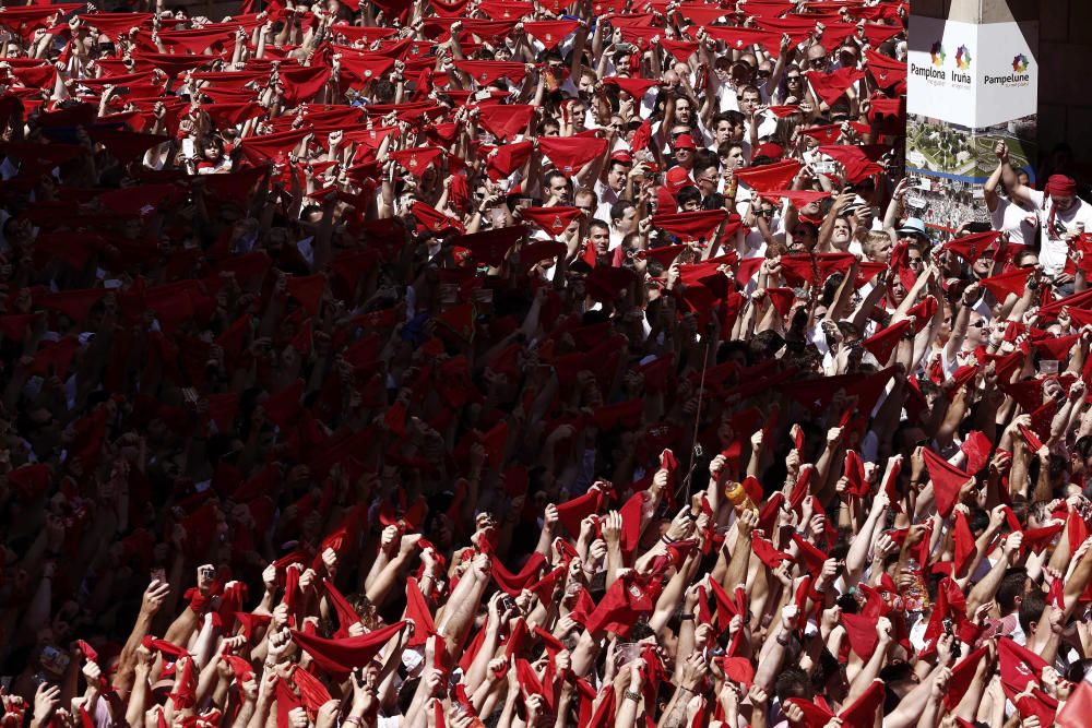 Pamplona celebra el `txupinazo'