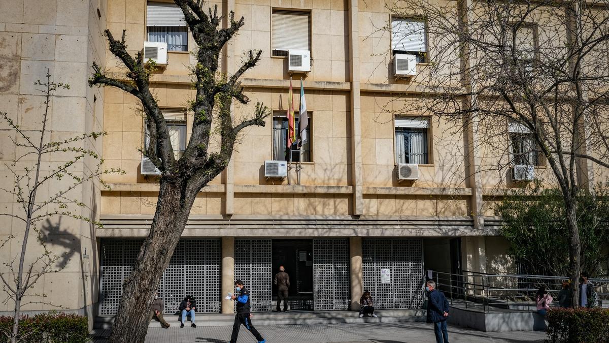 Edificio de la Audiencia de Badajoz, en la avenida de Colón.