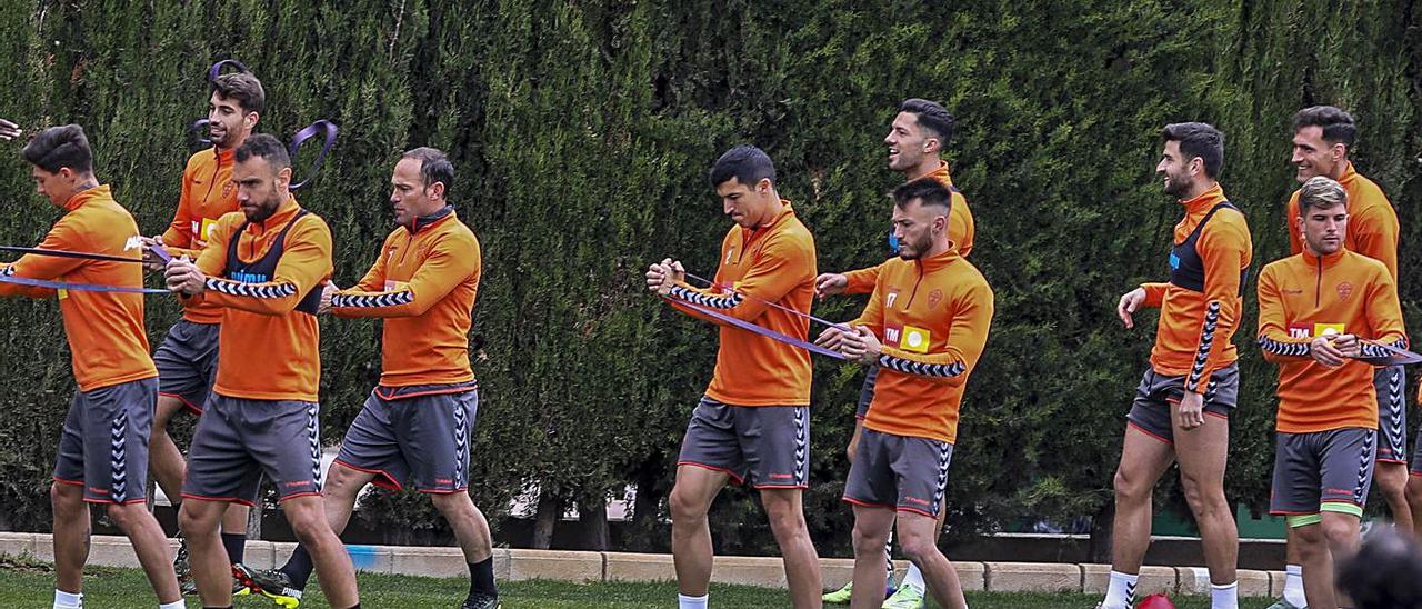 Verdú, Nino, Josan, Josema y Dani Calvo –ayer, entrenando–, se reencuentran hoy con Pacheta.