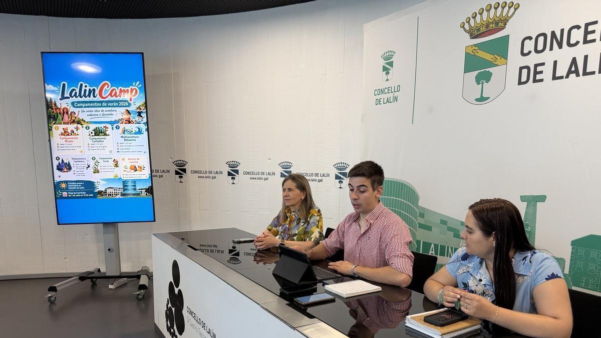 Paz Pérez, Avelino Souto y Raquel Lorenzo presentaron las actividades.