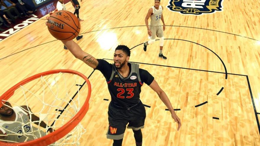 Anthony Davis destroza el récord de anotación con 52 puntos y una actuación histórica