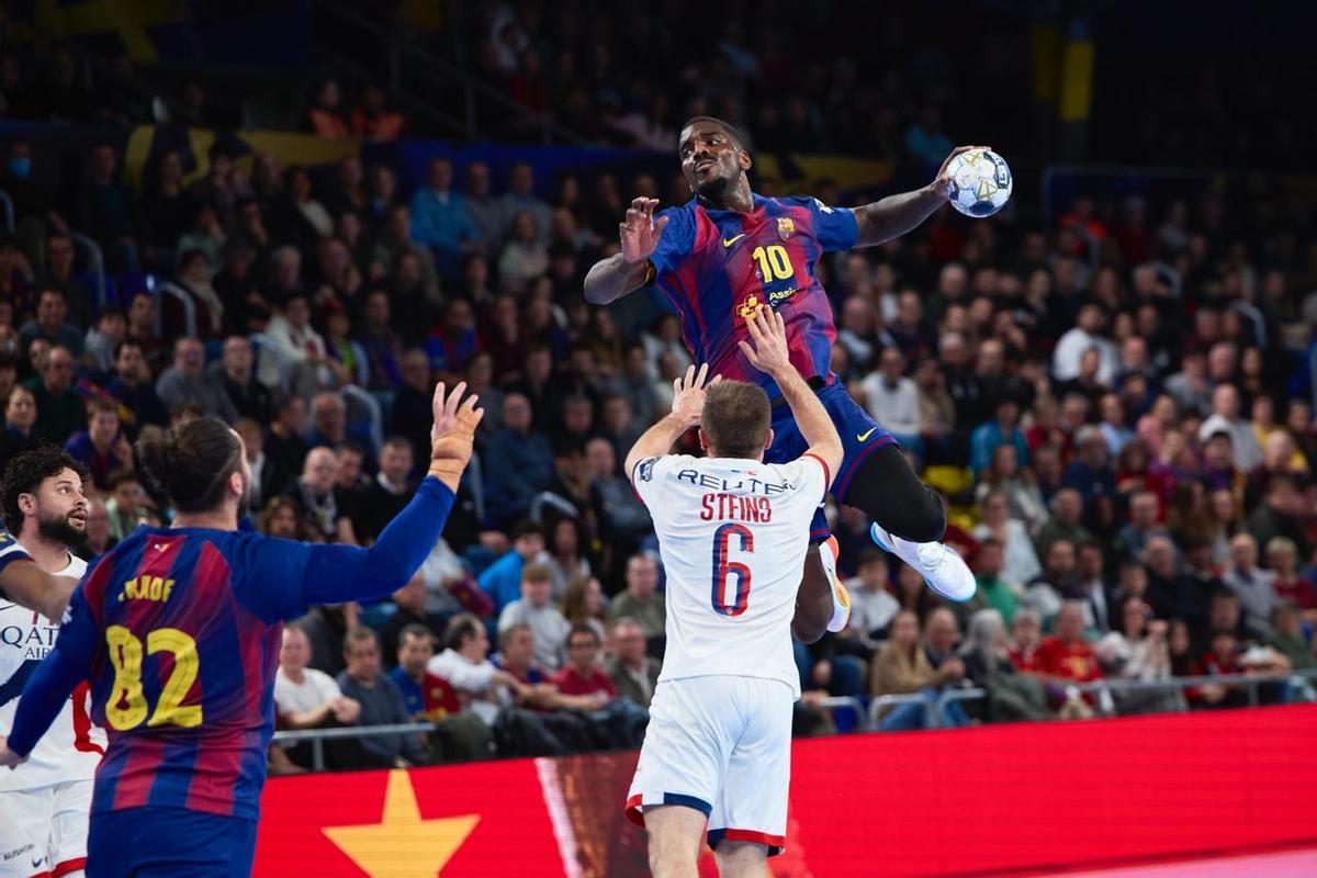 Dika mem, en acción contra el PSG