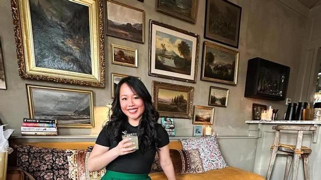 La autora Ana Huang.