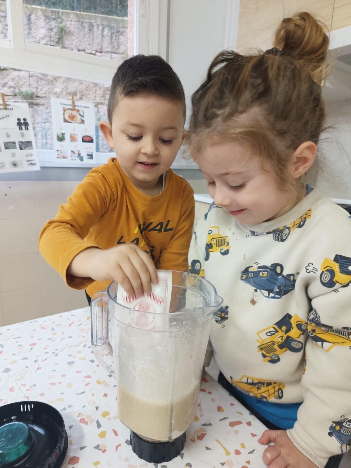 En plena faena na cociña do Paraixal!