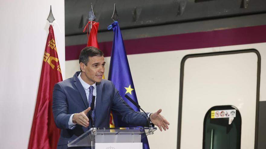 Sánchez anuncia que el Avant Murcia-Alicante será gratuito en 2023