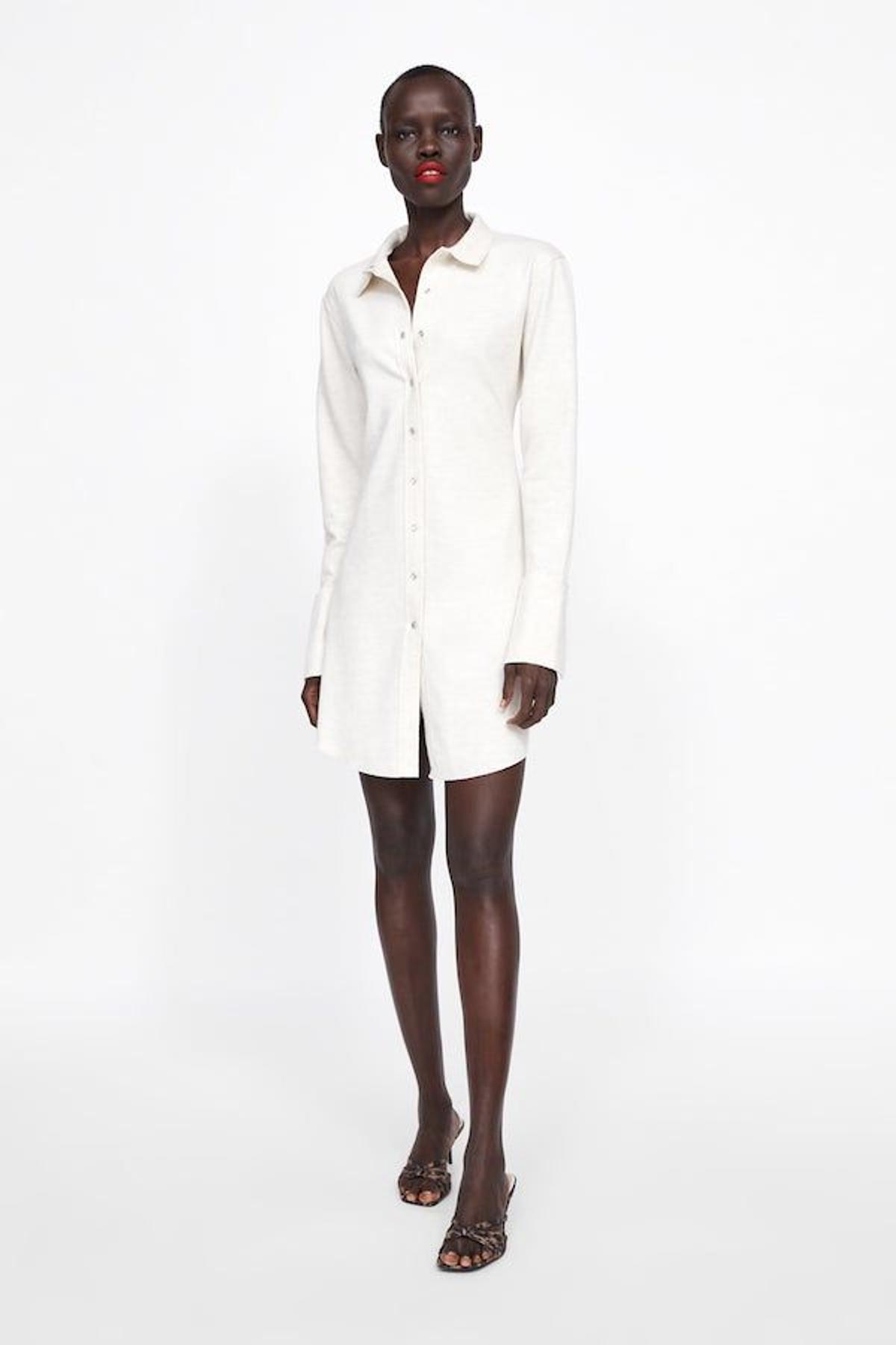 Vestido camisero blanco, de Zara