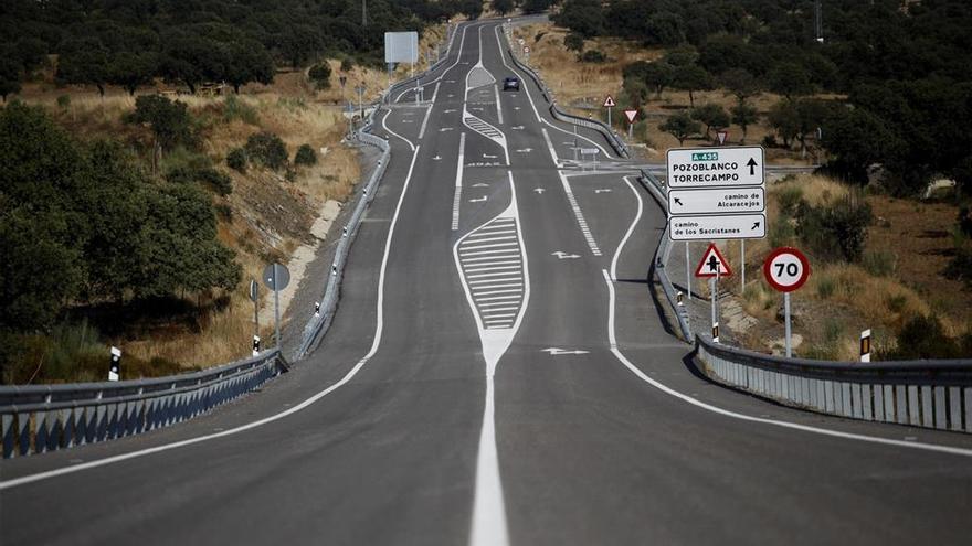 Fomento acaba la reparación del firme de la carretera A-435