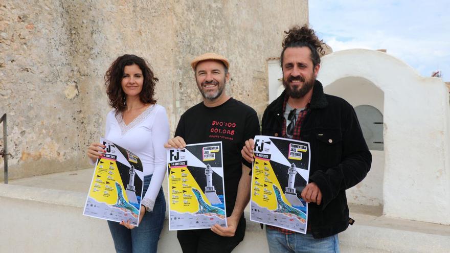 María Novell, Maxwell Moya y Alexandre Delange, en la presentación del cartel.