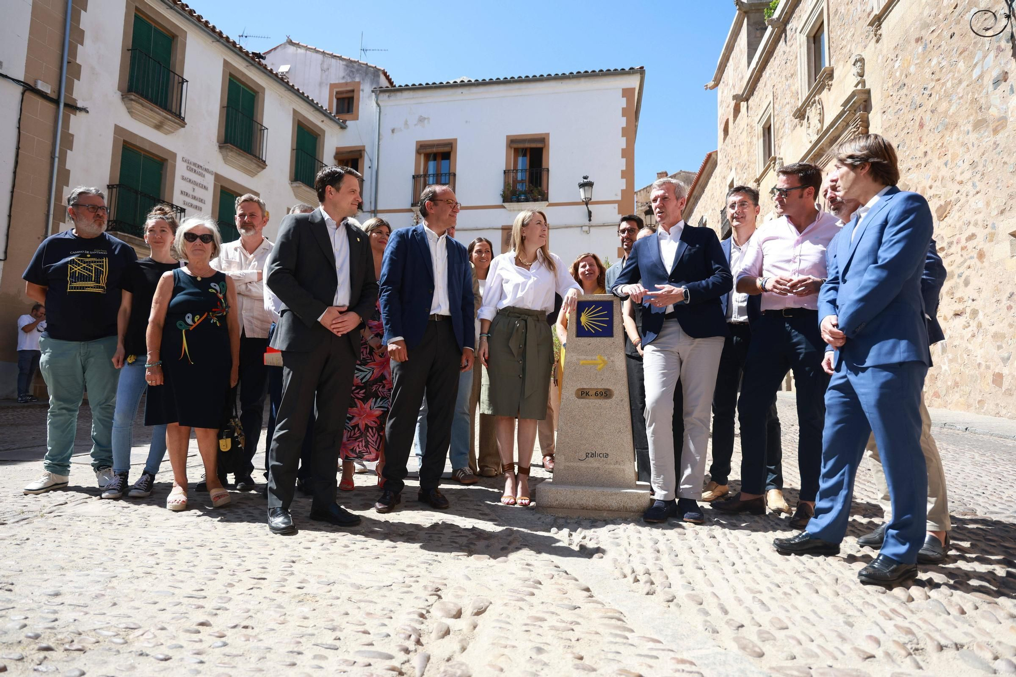 Presentación del nuevo indicador del Camino de Santiago en Cáceres