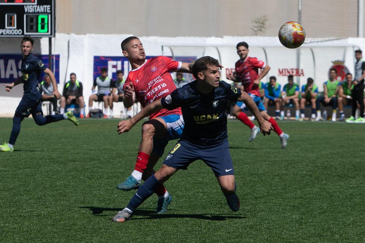 Las imágenes del partido entre el Deportivo Minera y el UCAM