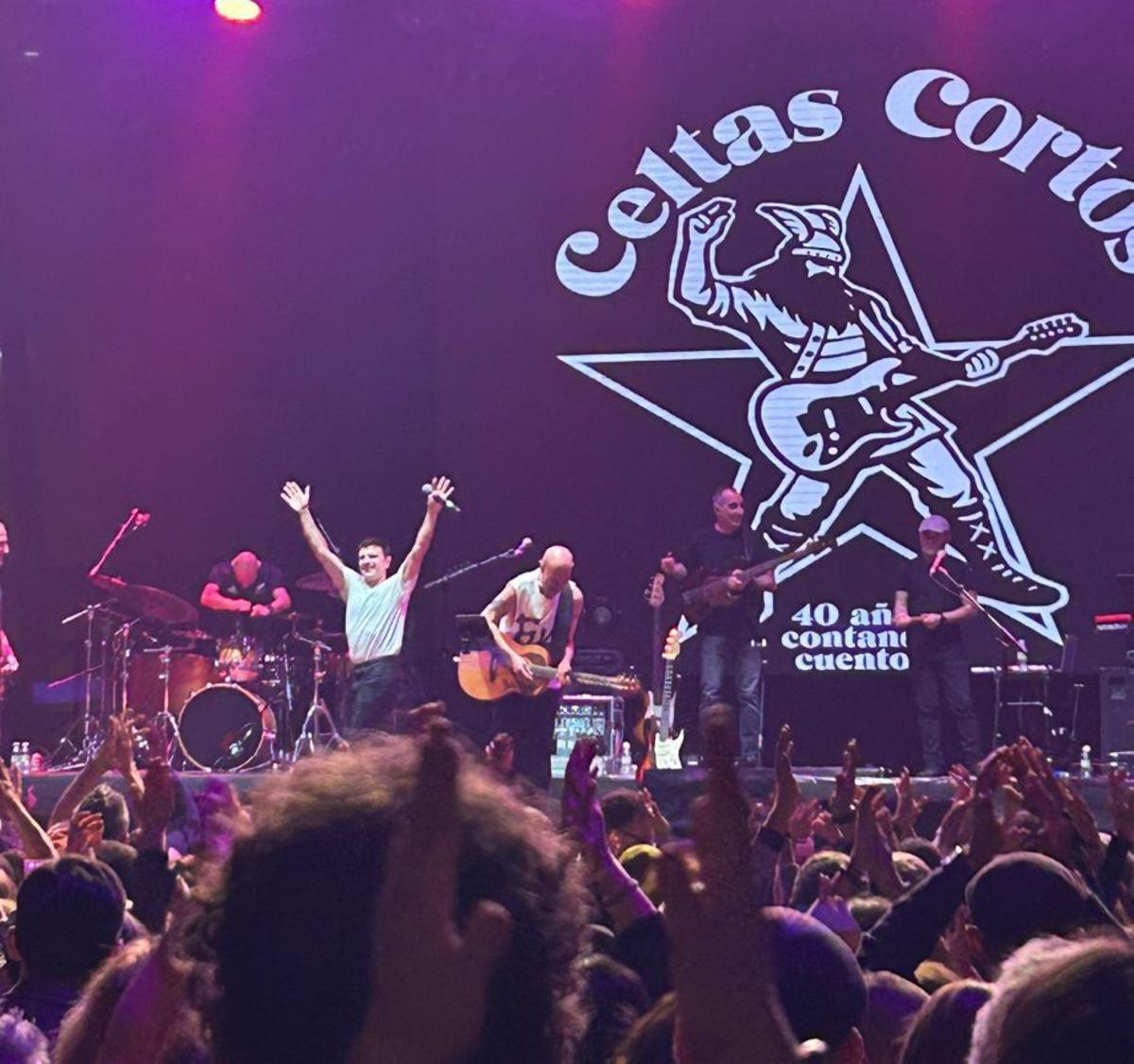 Víctor Manuel y Rodrigo Cuevas disparan la emoción con "Celtas Cortos"