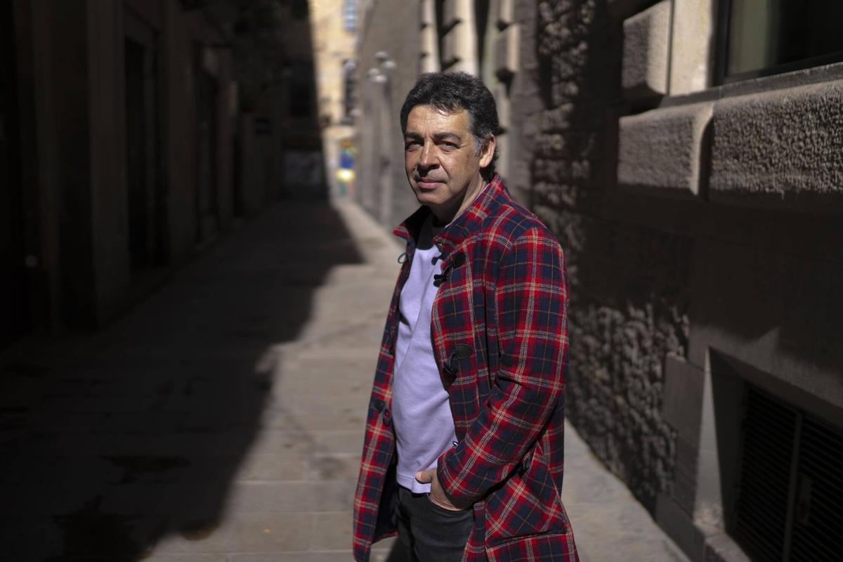 David Bondia: «Barcelona paga 4.000 euros al mes per allotjar una família que potser va ser desnonada per no pagar un lloguer de 800»