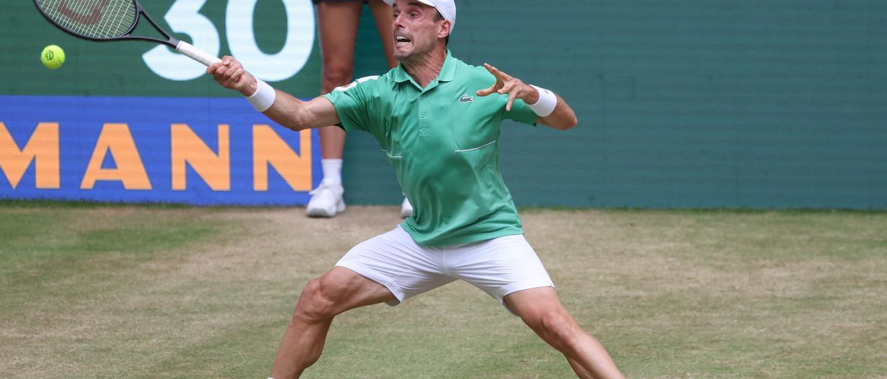 Roberto Bautista en el torneig de Halle 2022, a Alemanya.