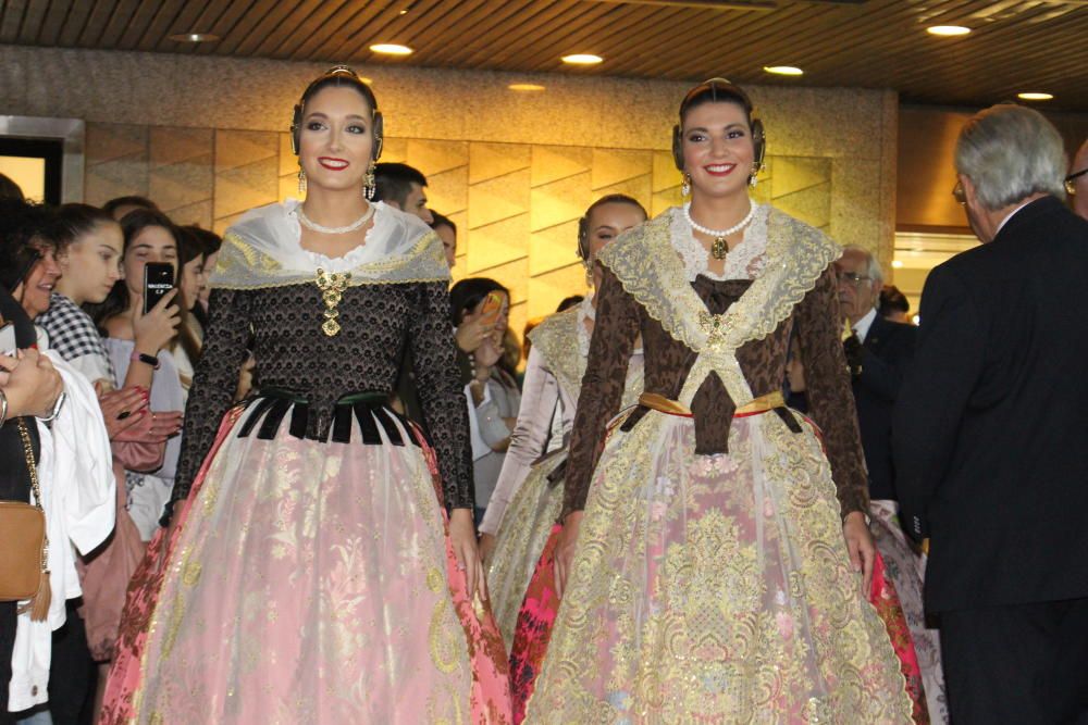 Estreno de las falleras mayores y cortes 2020 en Una Festa per a Tots