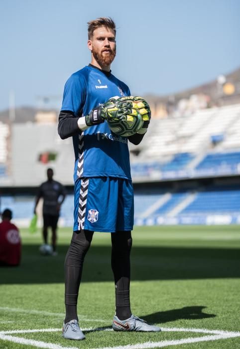 Adrián Ortolá, portero del CD Tenerife