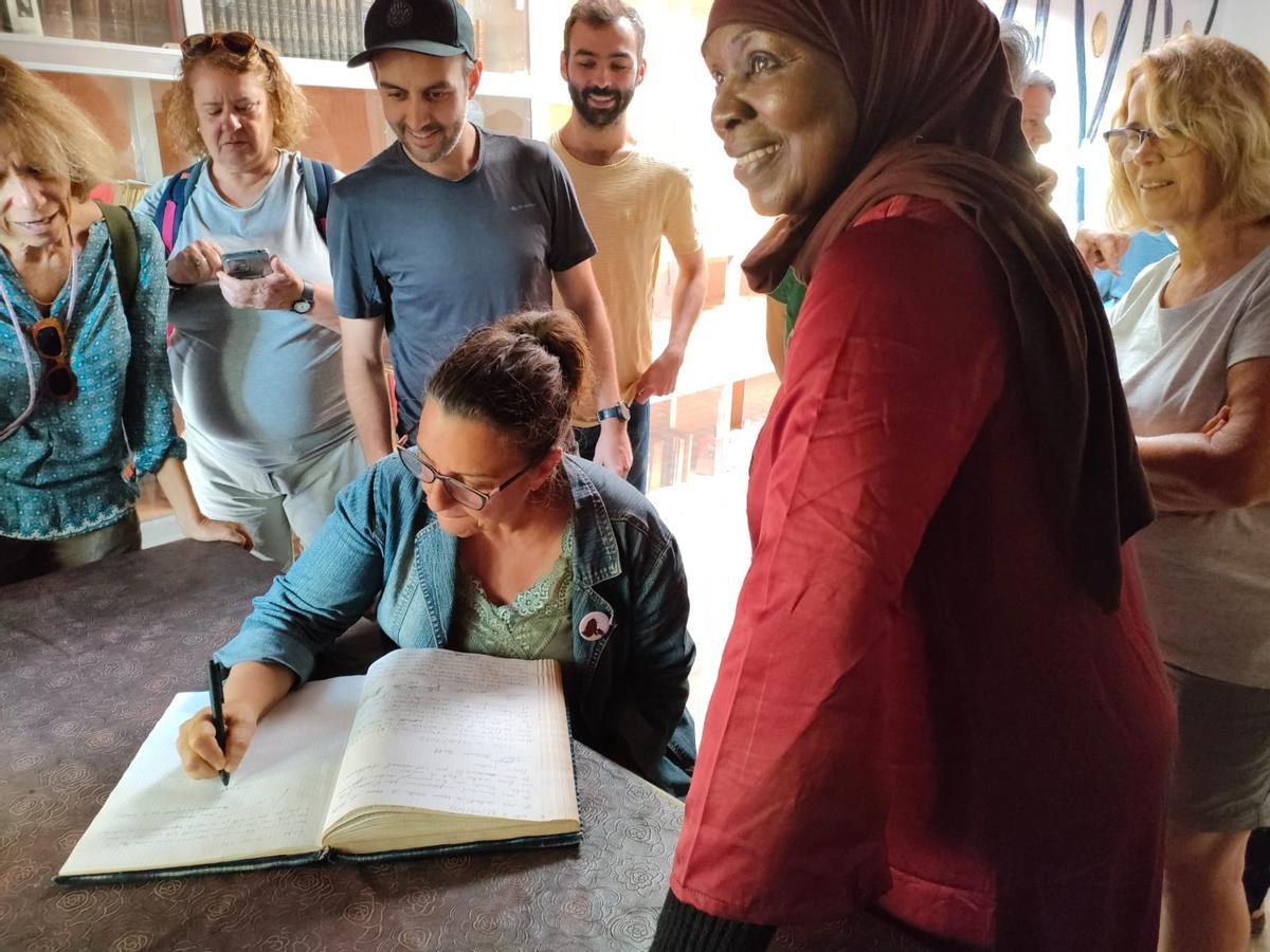 Viaje del club de lectura de Casa África a Guinea en diciembre de 2023.