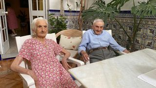 Mercedes, de 70 años, cuida de sus tíos nonagenarios: «Me daba lástima vender la casa y mandarlos a la residencia»