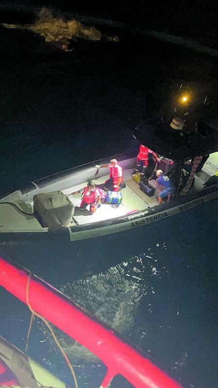 Imagen capturada con el móvil por Erika Peñalva tras el accidente marítimo.