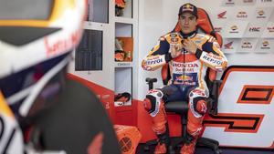 Marc Márquez, en el box de Honda