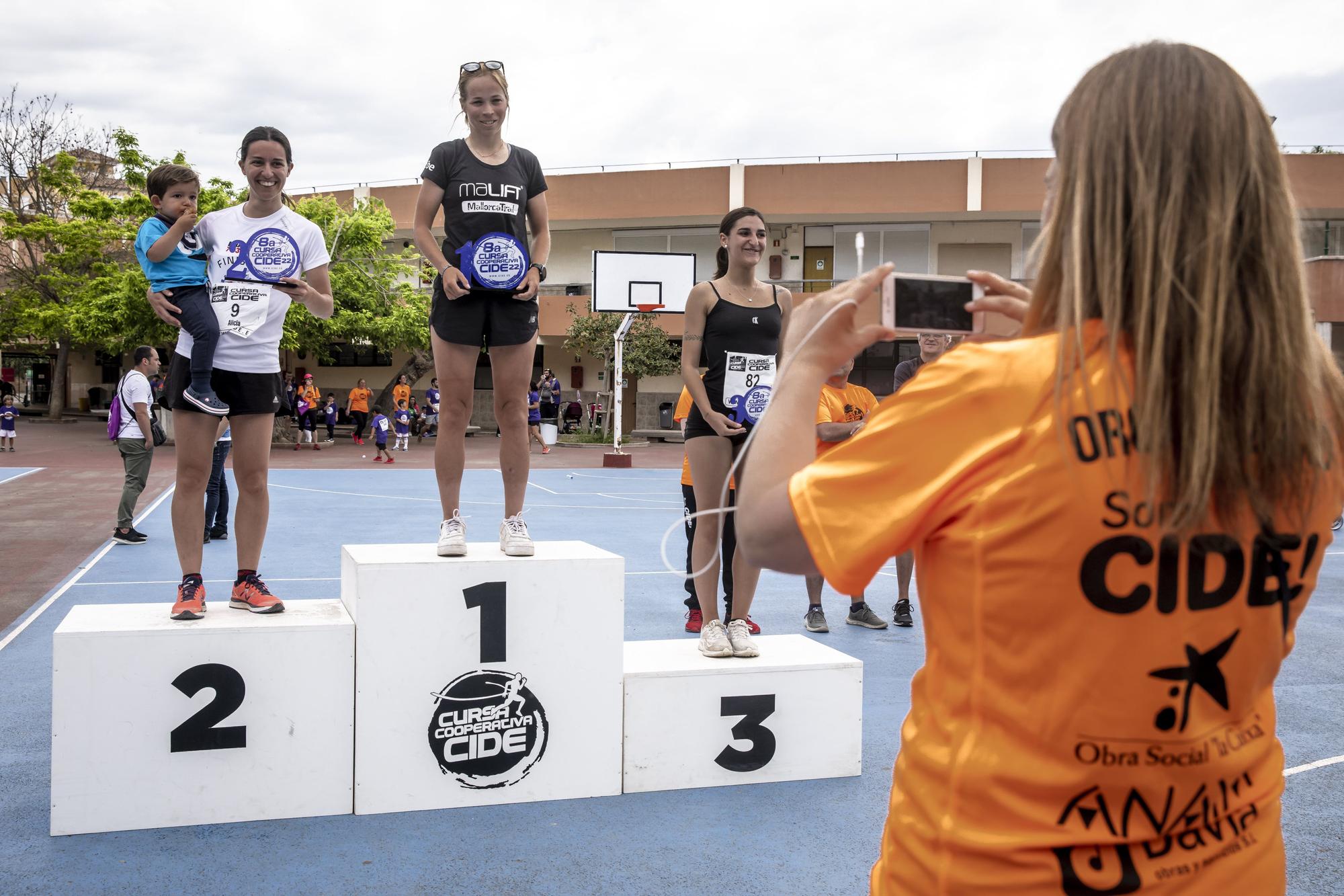 Las tres finalistas en la categoría femenina, 1 Isla Smith, 2 Alicia Conde y 3 Mireia Trilla.