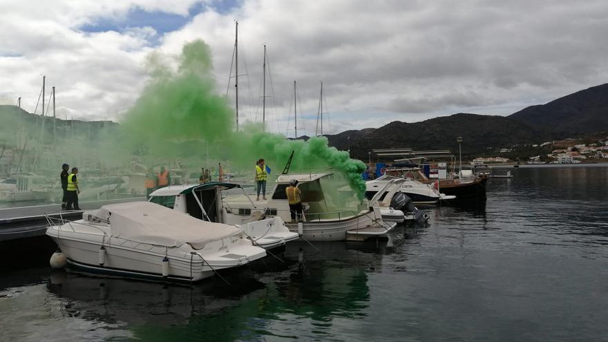 Simulacre d&#039;incendi en una embarcació d&#039;esbarjo al Port de la Selva