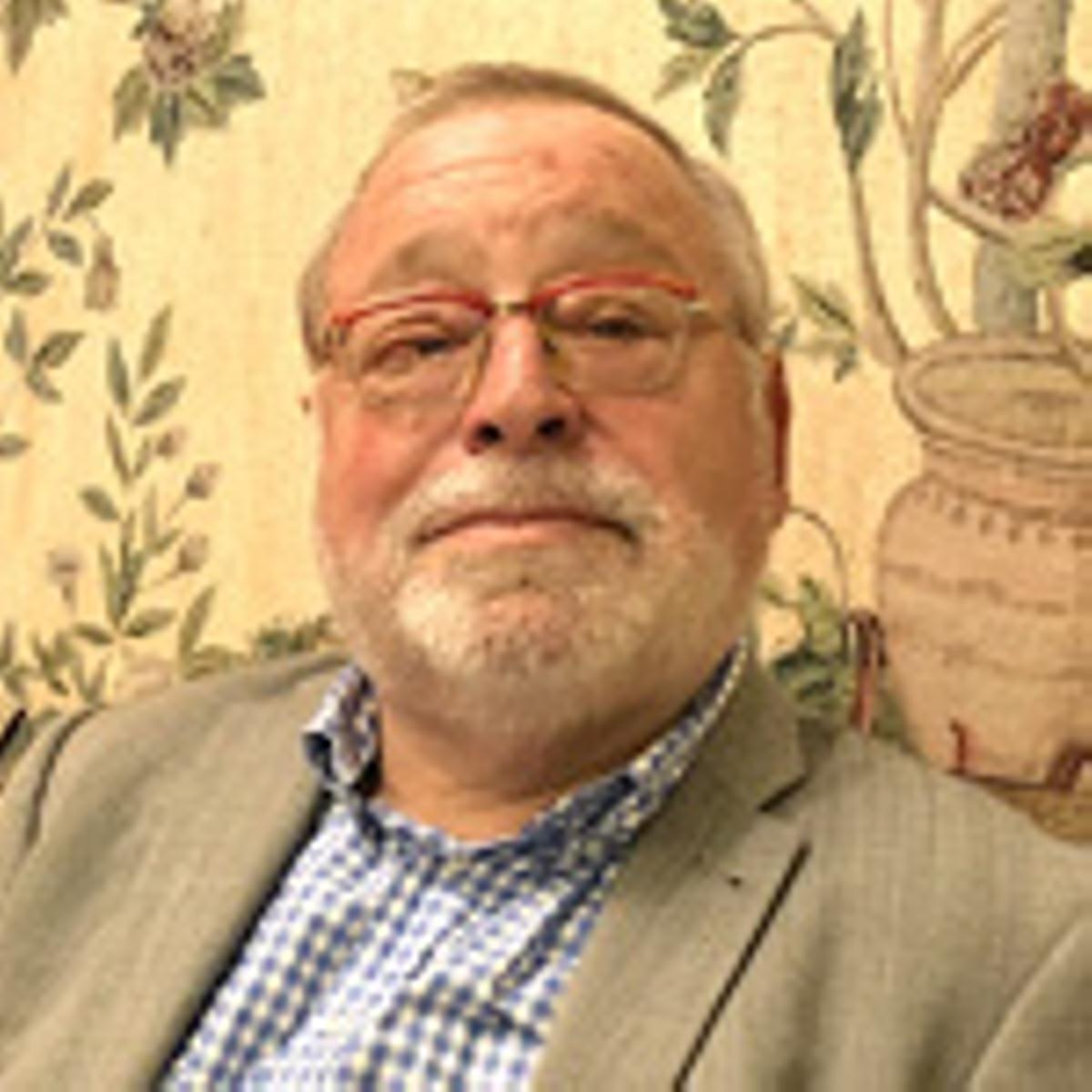 Fernando Savater: "Pedro Sánchez va de sobrado con cuatro votos"