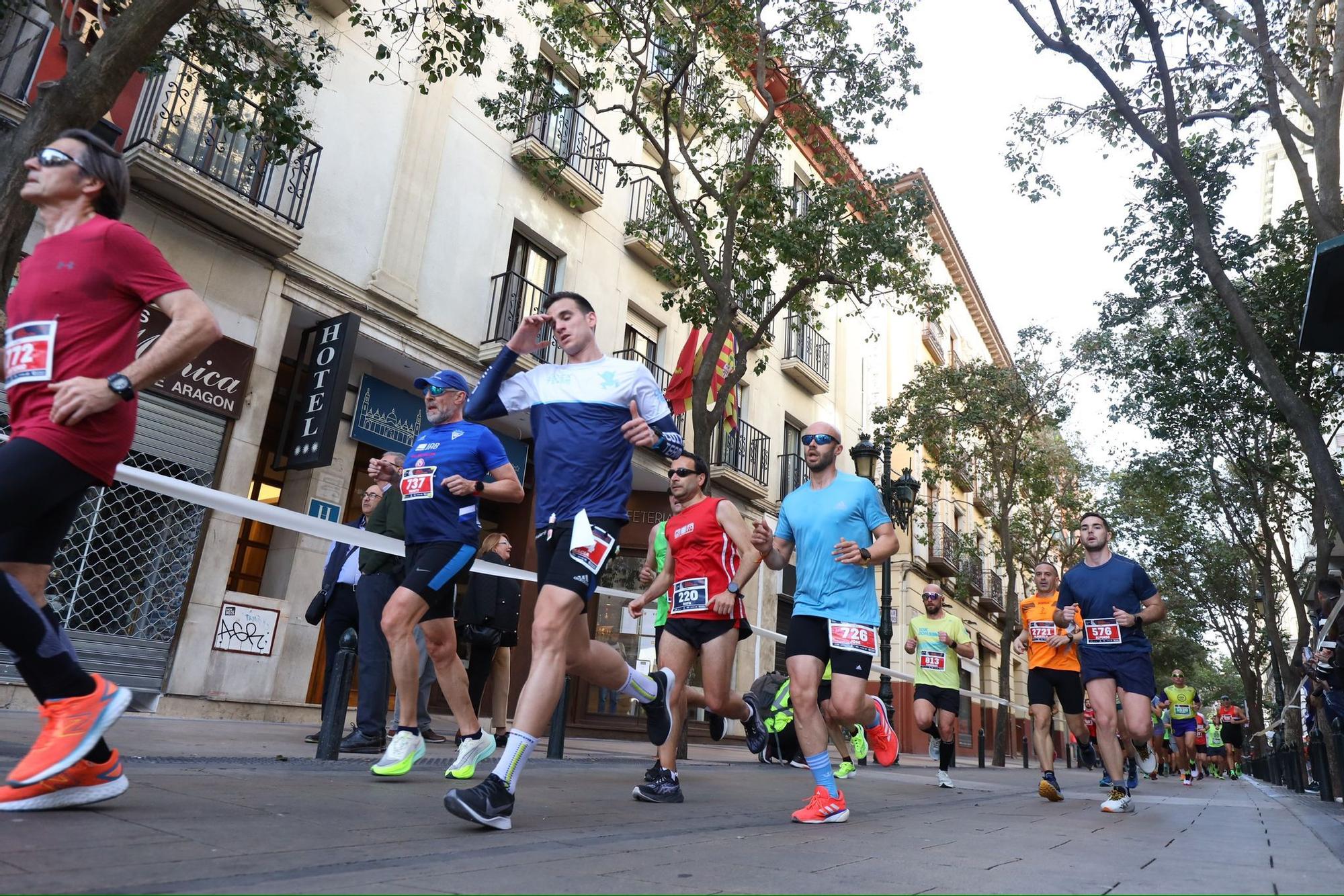 En imágenes | Búscate en el Medio Maratón de Zaragoza 2024