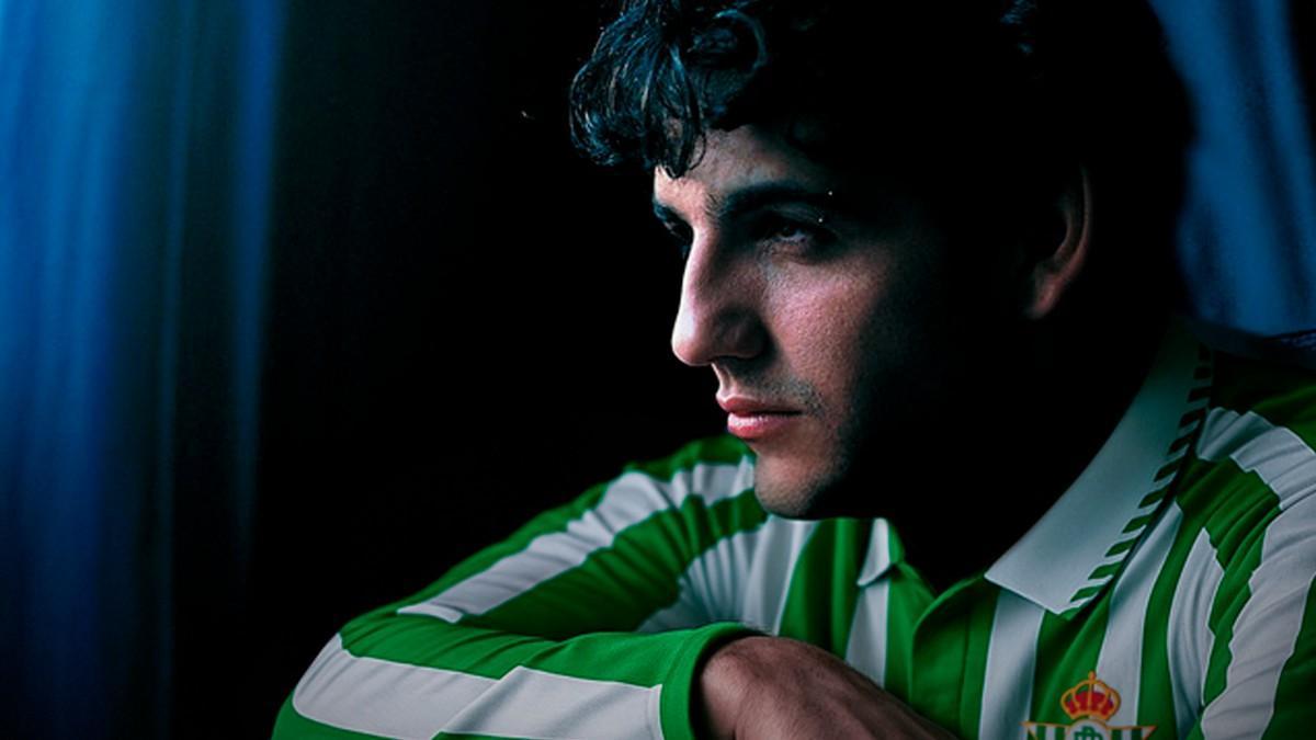 Fran Perea anuncia el nuevo fichaje del Betis con su mítica canción