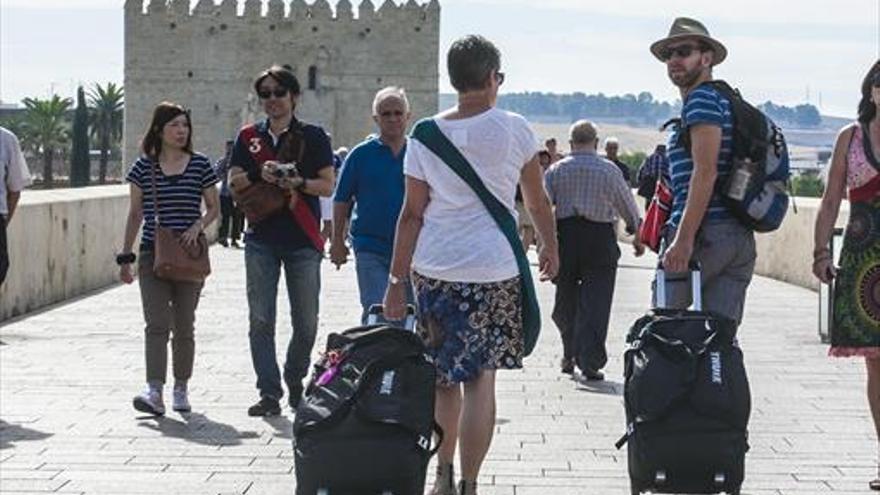Córdoba bate records turísticos sin solución al empleo precario