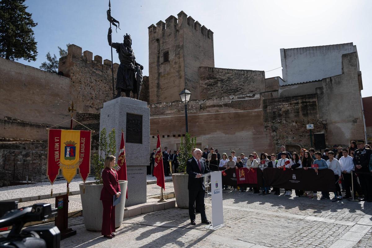 La intervención del escultor de la obra, Estanislao García.