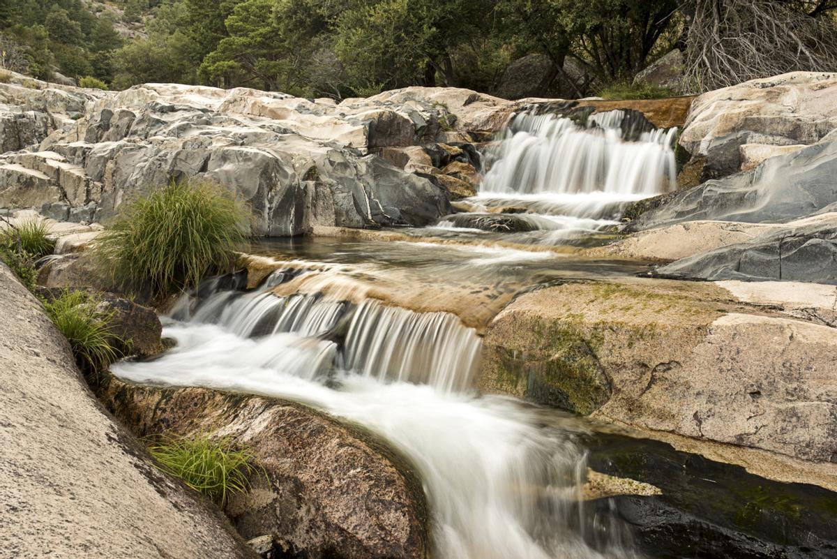 Un rincón de La Pedriza, con sus rocas graníticas y ríos de aguas claras.