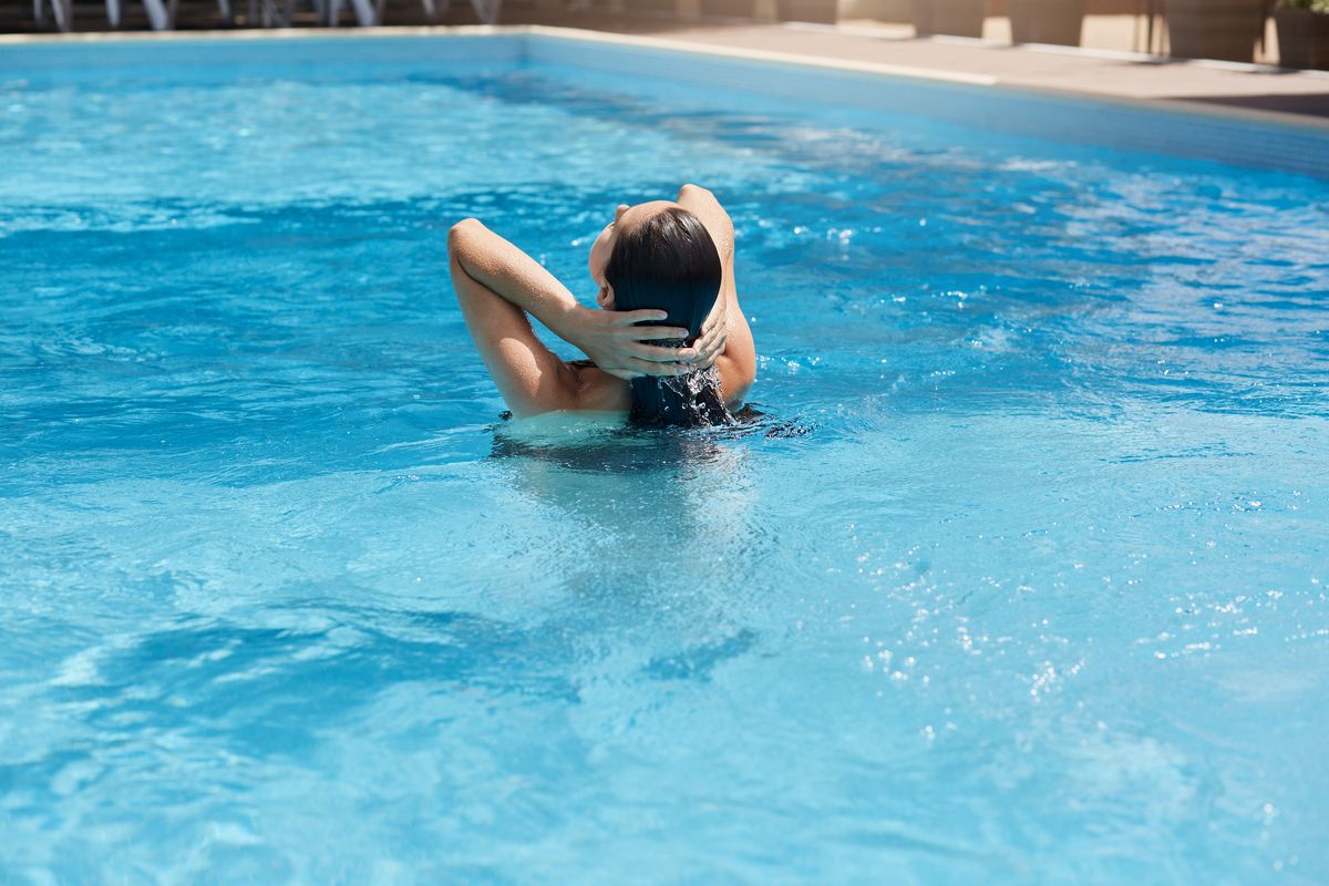 Cómo desenredar este verano el pelo mojado sin dañarlo