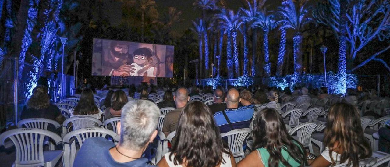 Proyección en l&#039;Hort del Xocolater, durante el festival del año pasado en Elche