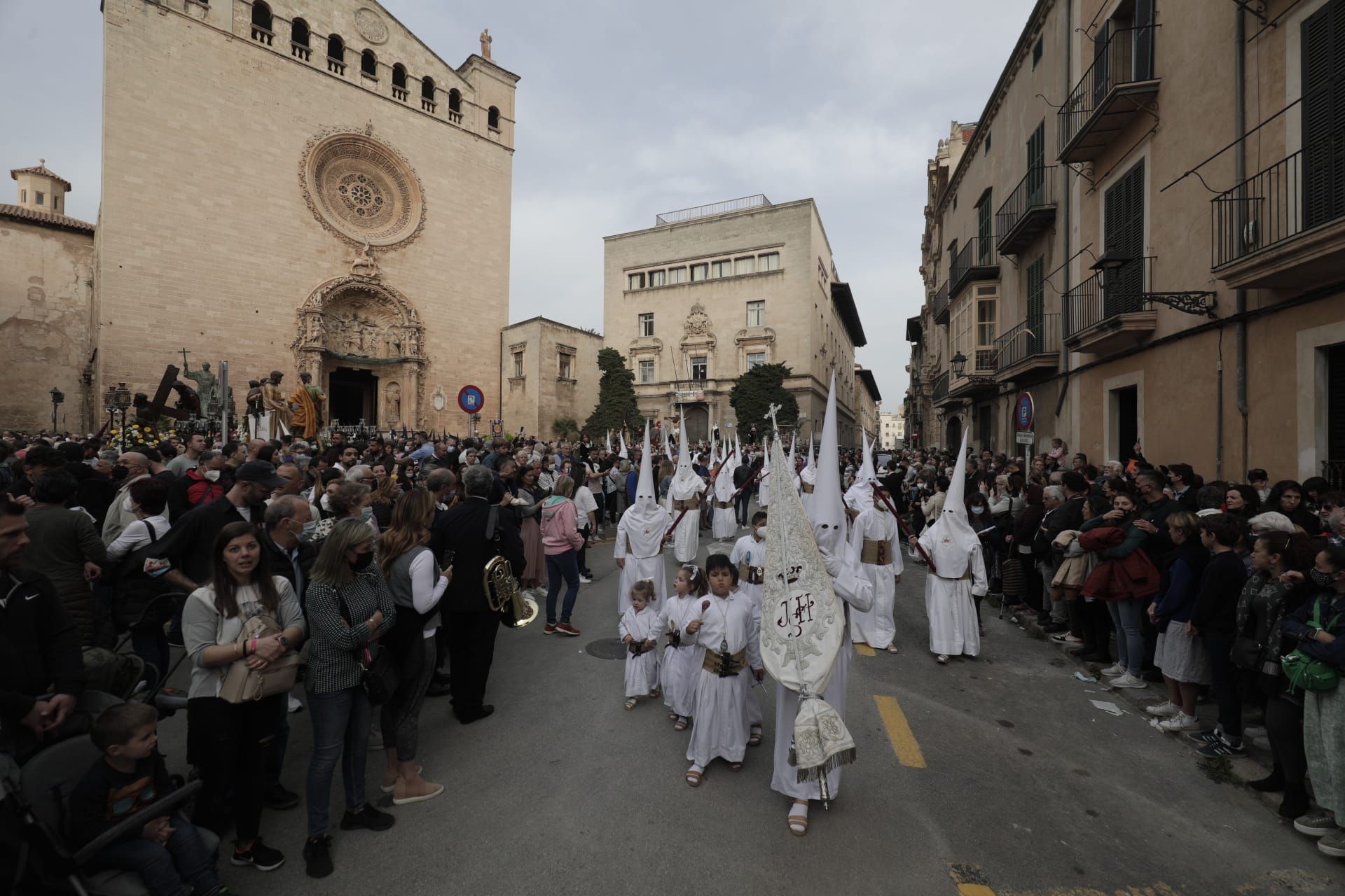 Semana Santa en Palma: devoción ante los pasos en la procesión del Santo Entierro