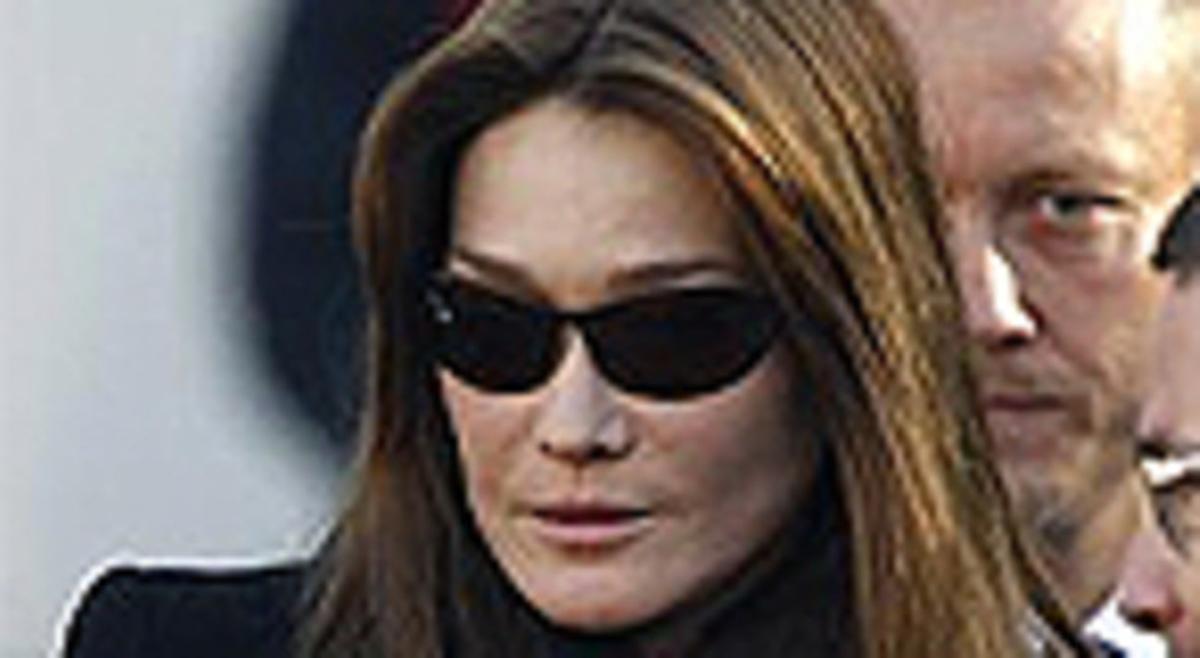 Carla Bruni, al funeral. Carla Bruni, al funeral.