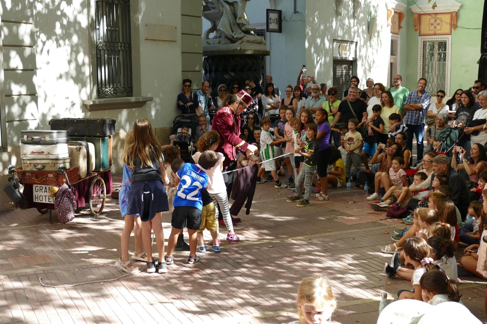 La màgia s'escampa pels carrers i les places de Figueres