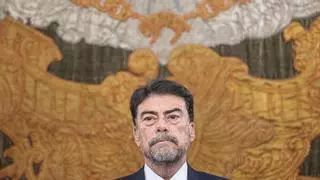 La oposición señala a Barcala por ocultar la predisposición de los técnicos a aclarar el escándalo de las viviendas protegidas de Alicante