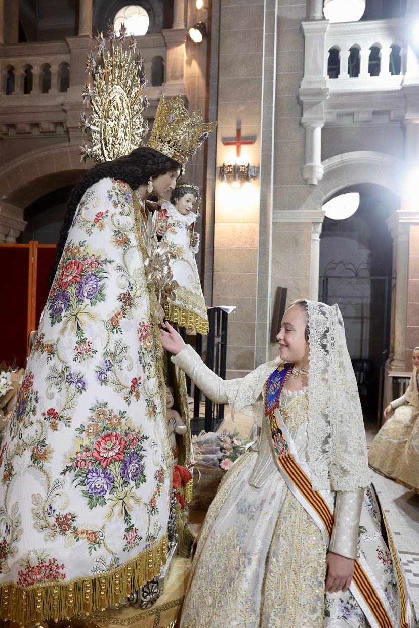 Así ha sido el Besamanos de las falleras mayores y cortes de honor 2025