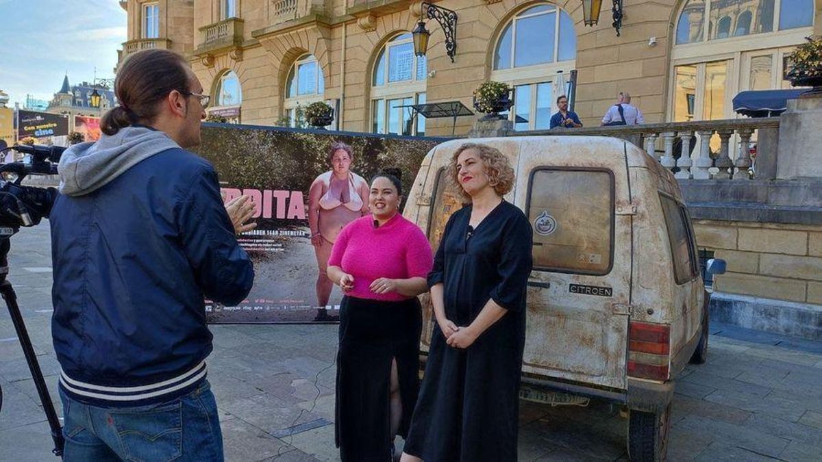 A las puertas del María Cristina. Promocionando la película en el último festival de San Sebastián.