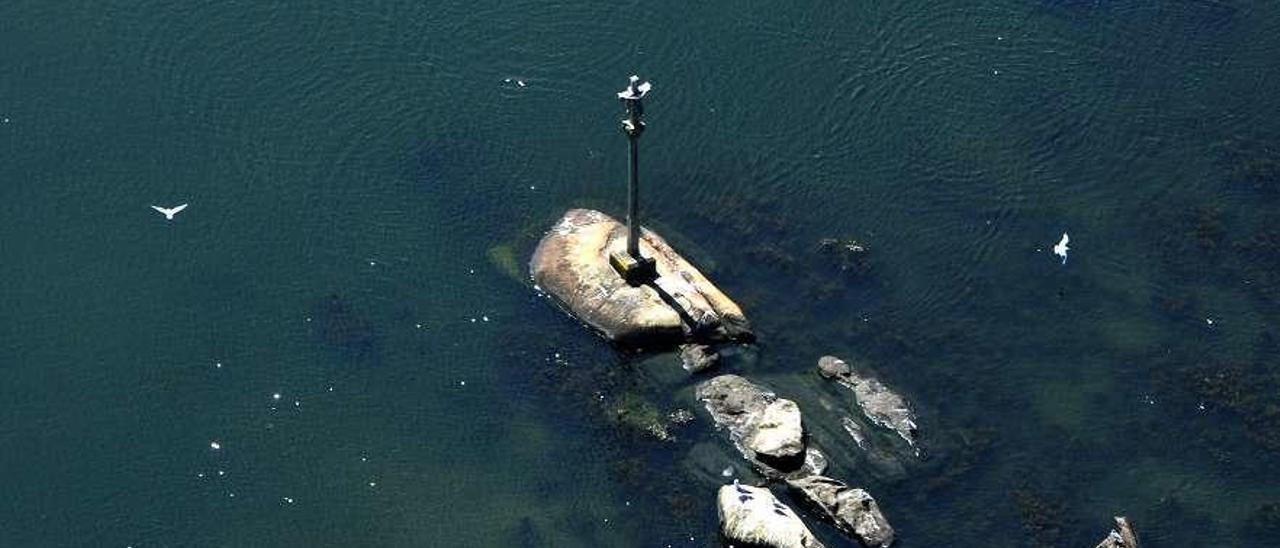 Uno de los cruceros de piedra existentes en el Bajo Ulla. // Iñaki Abella